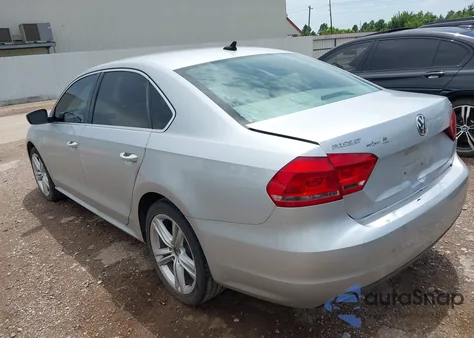2015 Volkswagen Passat 2.0L Tdi Se из США, поврежденный, VIN 1VWBV7A35FC022768